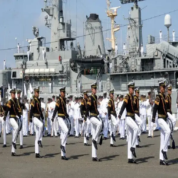 Bachilleres podrán postular a reclutamiento de la Armada del Ecuador