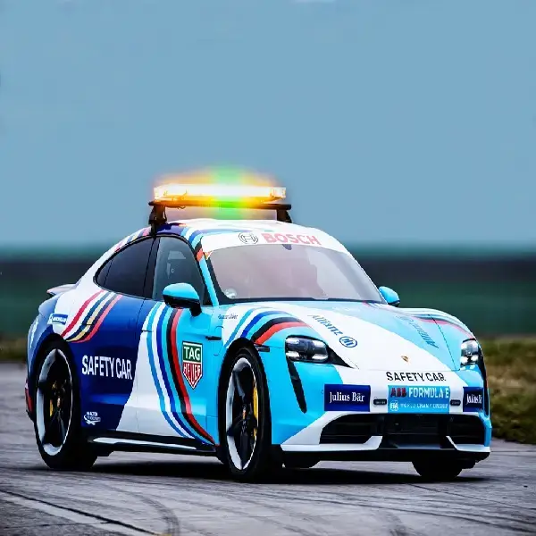 El Porsche Taycan es el nuevo safety car del Mundial de Fórmula E