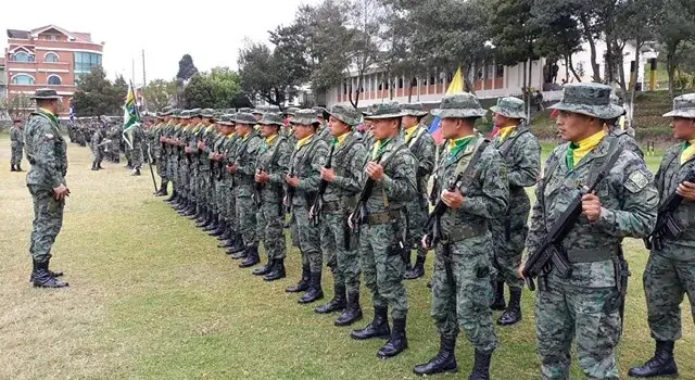 Servicio militar voluntario Ecuador -  acuartelamiento