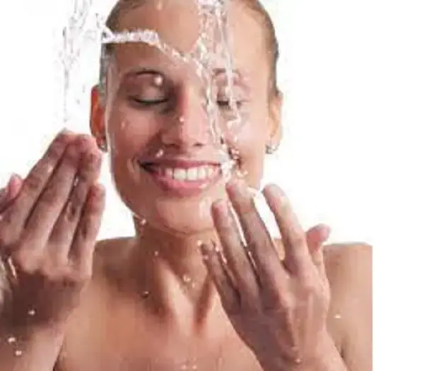 Estos son los beneficios del agua termal para la piel del rostro